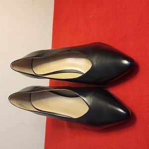 Naturalizer Hope, Black Leather pumps. New In Box size 8.5